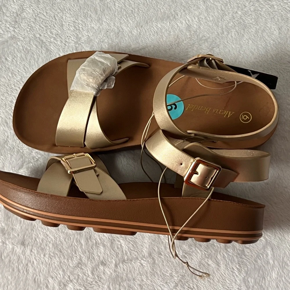 Alexis Bendel Cute Girl’s Gold Sandals‎ with Ankle Strap, Size 6, NWT